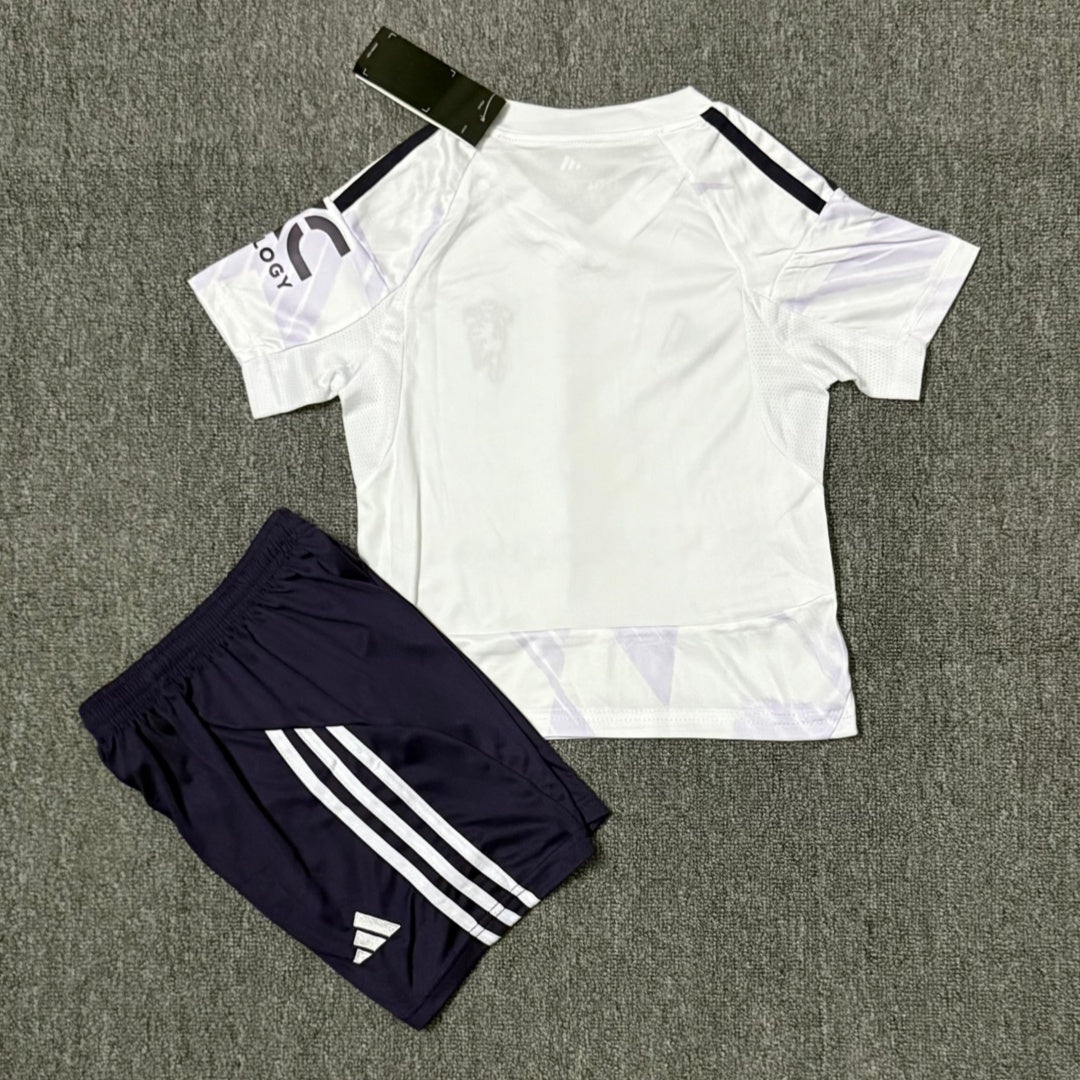 25/26 Manchester United Away Kids Set
